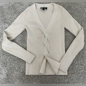 EXPRESS Cream Ribbed V-cut Sweater Size XS